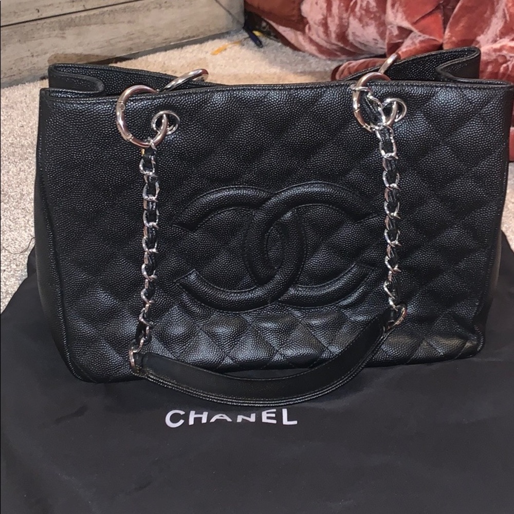 beautiful chanel shoulder bag
